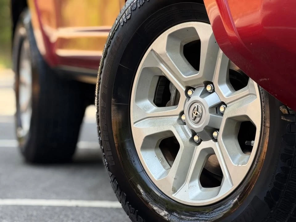 2014 Toyota 4Runner 5th Gen - Image 5 of 17