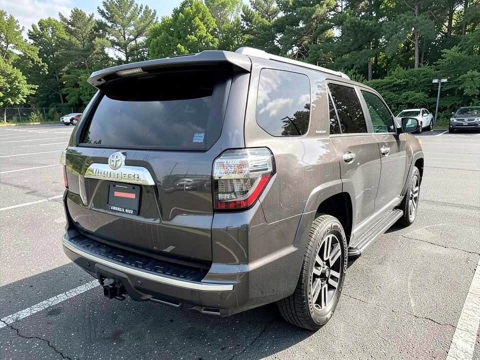 2014 Toyota 4Runner 5th Gen - Image 11 of 20