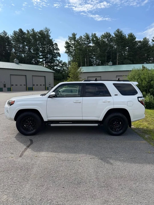 2014 Toyota 4Runner 5th Gen - Image 2 of 15