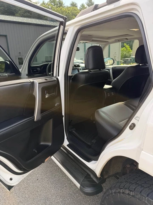 2014 Toyota 4Runner 5th Gen - Image 11 of 15