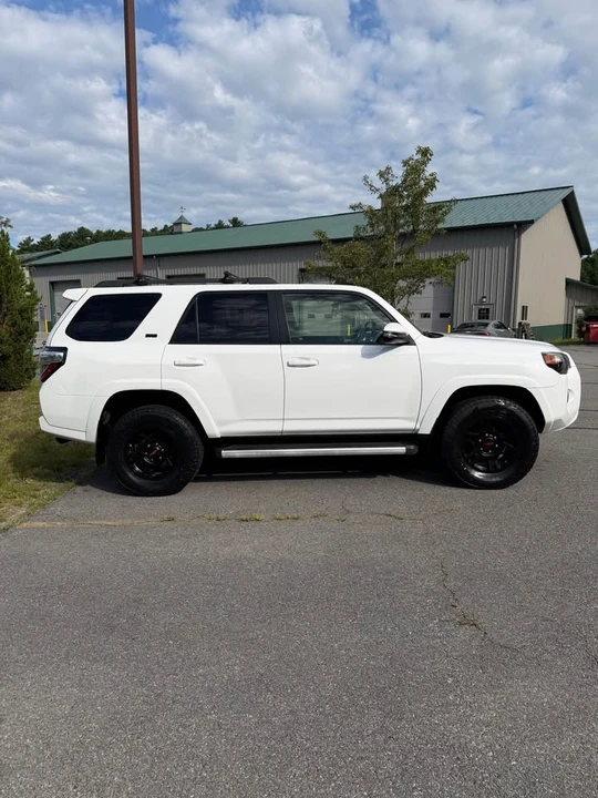 2014 Toyota 4Runner 5th Gen - Image 4 of 15