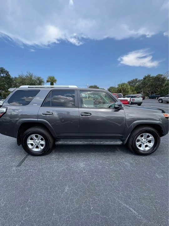 2014 Toyota 4Runner 5th Gen - Image 5 of 9