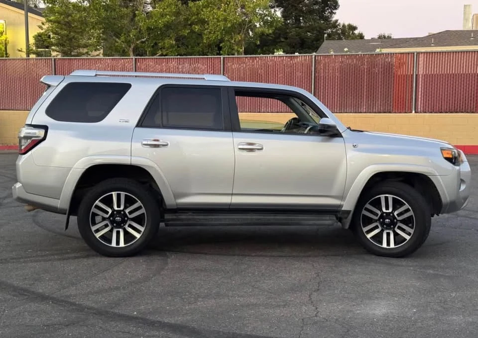 2014 Toyota 4Runner 5th Gen - Image 5 of 13