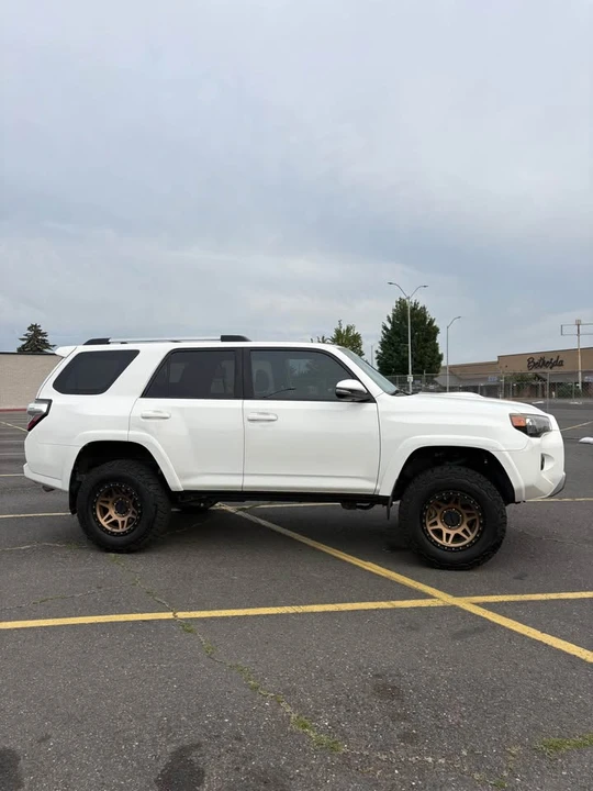 2014 Toyota 4Runner 5th Gen - Image 3 of 19