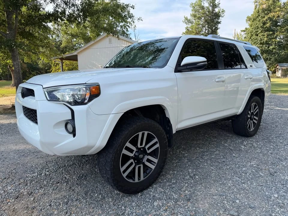 2014 Toyota 4Runner 5th Gen - Image 4 of 10