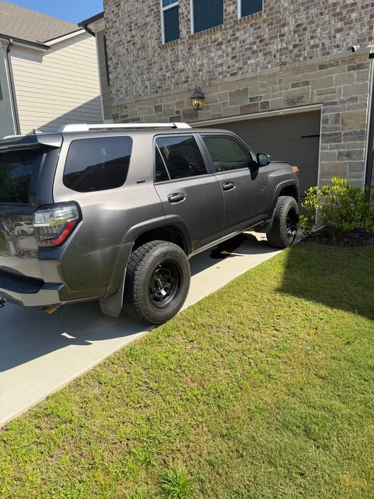 2014 Toyota 4Runner 5th Gen - Image 5 of 9