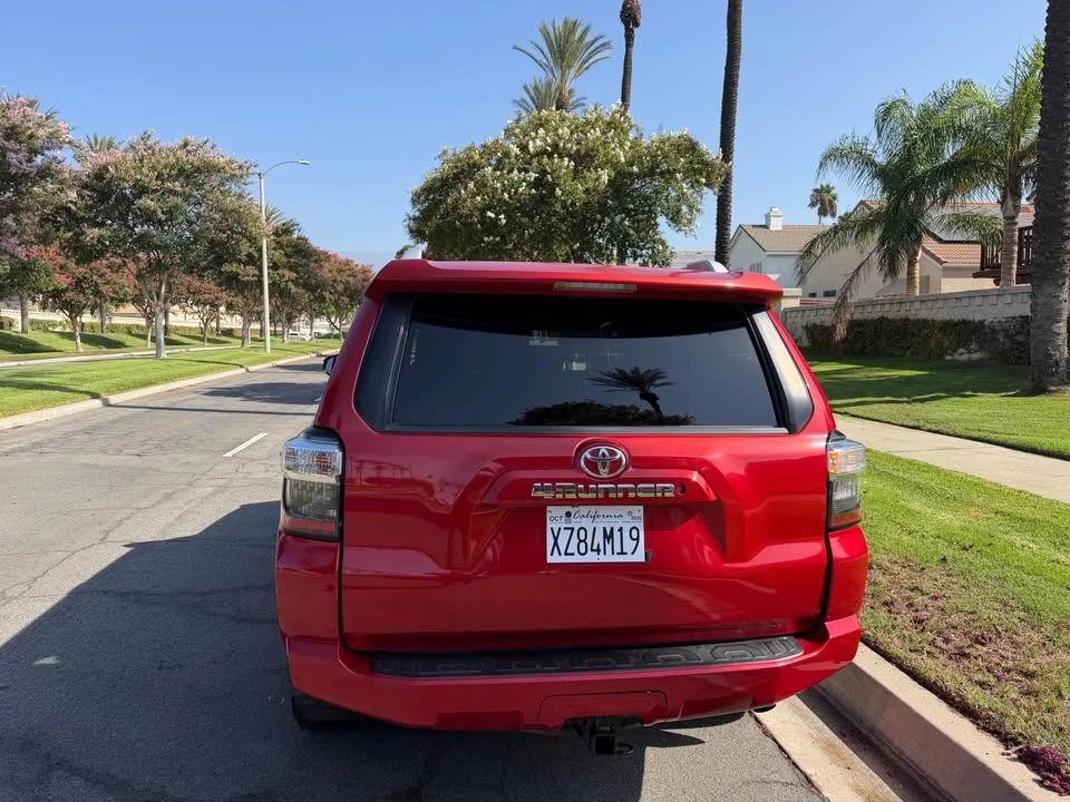 2014 Toyota 4Runner 5th Gen - Image 5 of 10