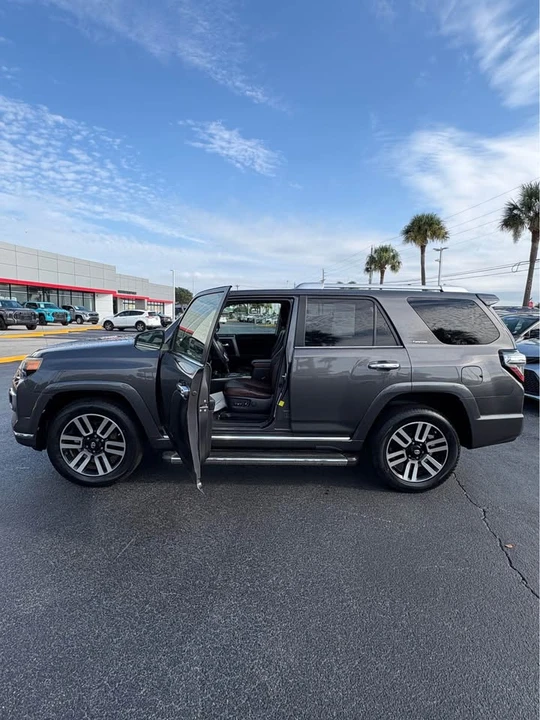2014 Toyota 4Runner 5th Gen - Image 5 of 9
