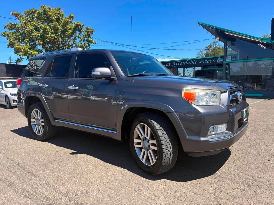 2014 Toyota 4Runner 5th Gen - Image 5 of 10