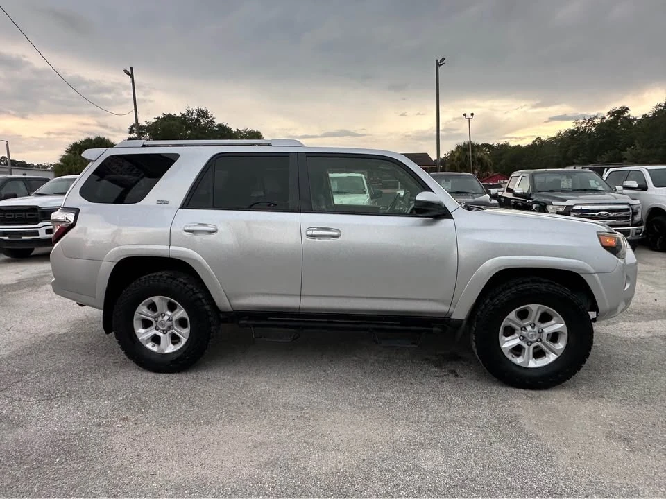 2014 Toyota 4Runner 5th Gen - Image 5 of 12