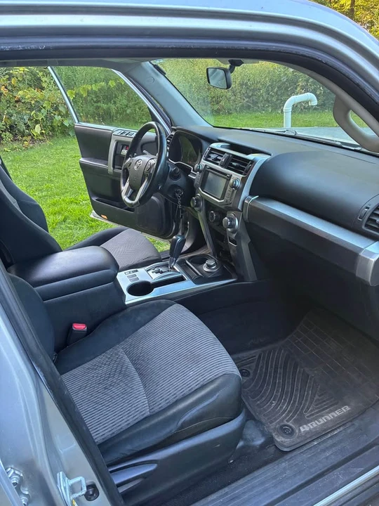 2014 Toyota 4Runner 5th Gen - Image 11 of 20