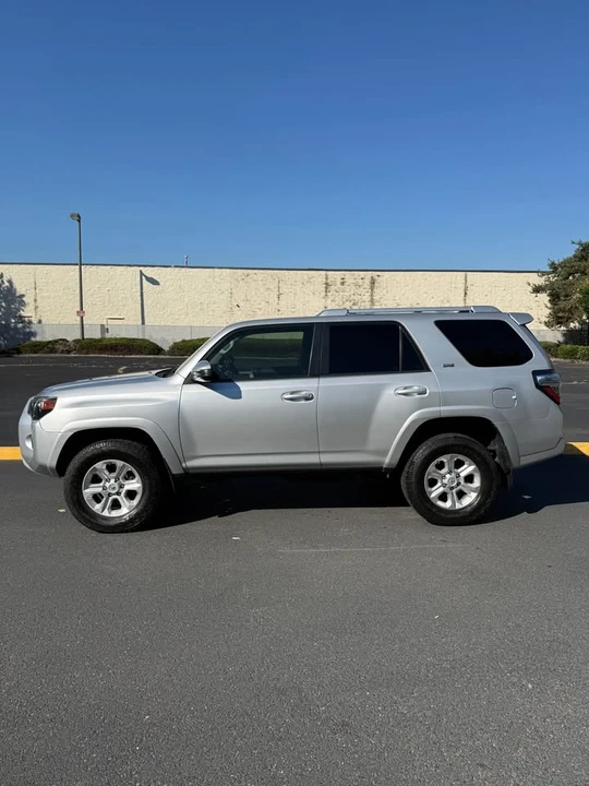 2014 Toyota 4Runner 5th Gen - Image 5 of 17
