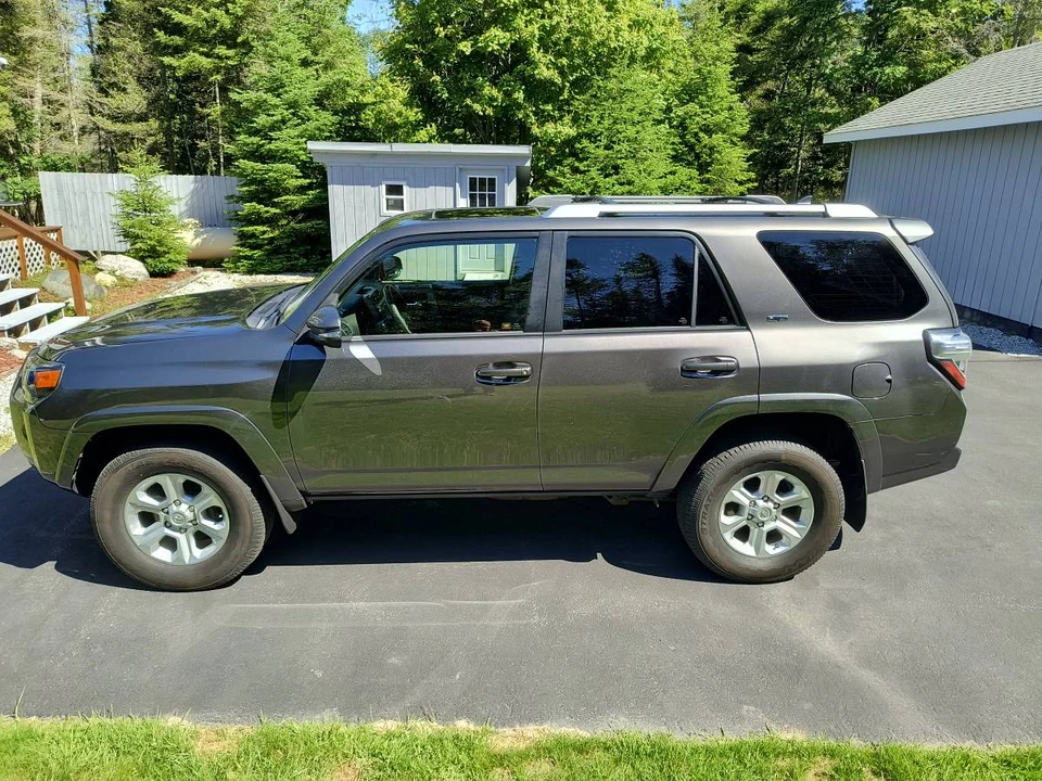 2014 Toyota 4Runner 5th Gen - Image 3 of 24