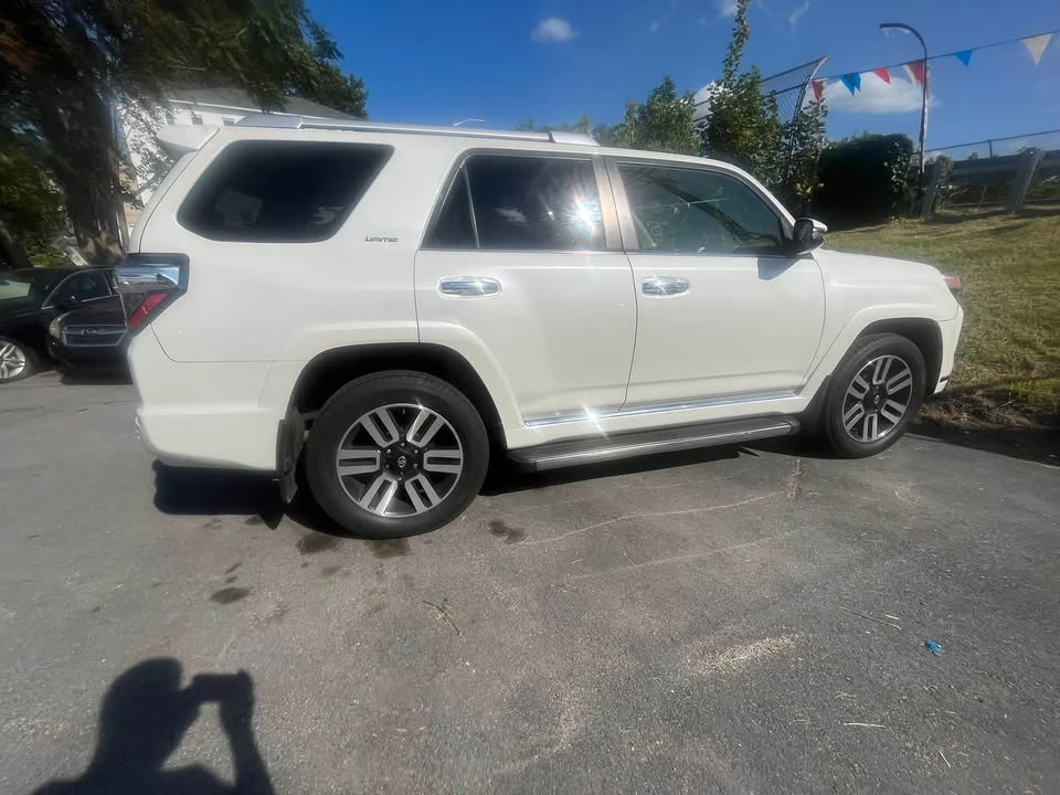 2014 Toyota 4Runner 5th Gen - Image 9 of 11
