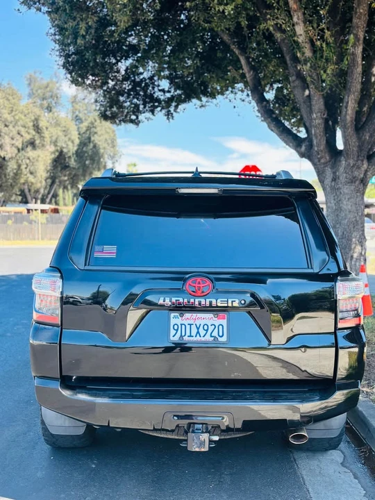 2014 Toyota 4Runner 5th Gen - Image 5 of 9