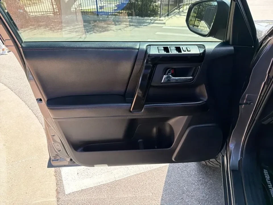 2014 Toyota 4Runner 5th Gen - Image 17 of 19