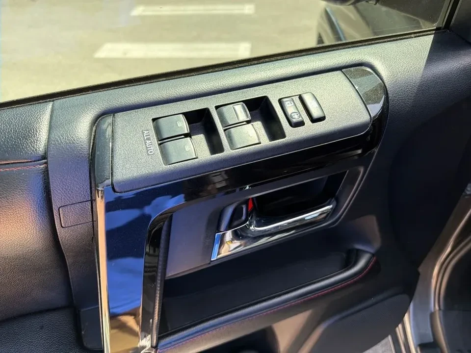 2014 Toyota 4Runner 5th Gen - Image 18 of 19