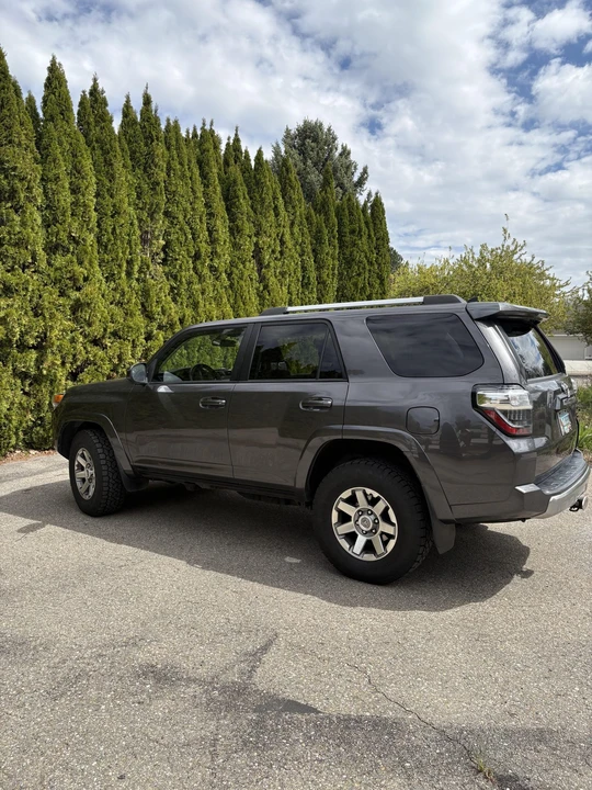 2014 Toyota 4Runner 5th Gen - Image 4 of 31