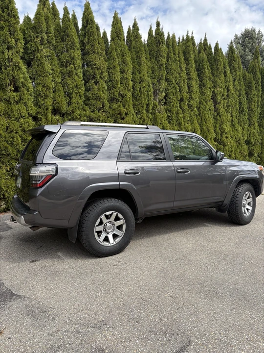 2014 Toyota 4Runner 5th Gen - Image 9 of 31