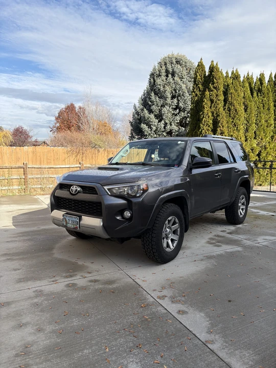 2014 Toyota 4Runner 5th Gen - Image 2 of 31