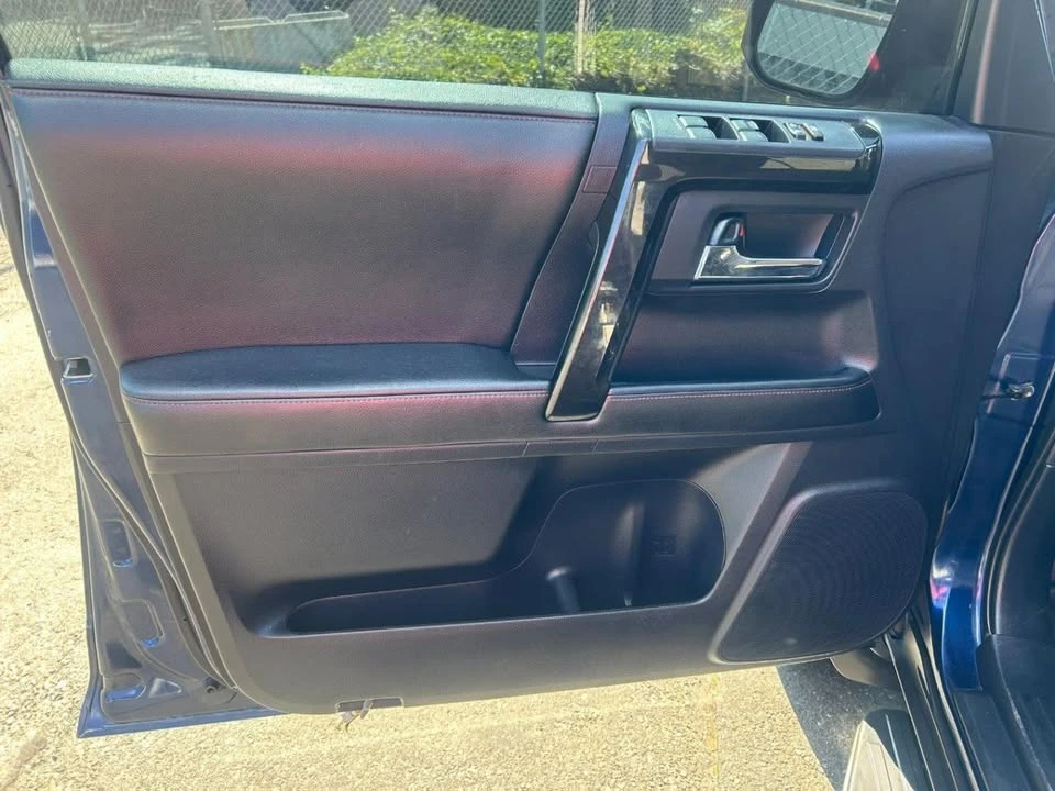 2014 Toyota 4Runner 5th Gen - Image 11 of 16