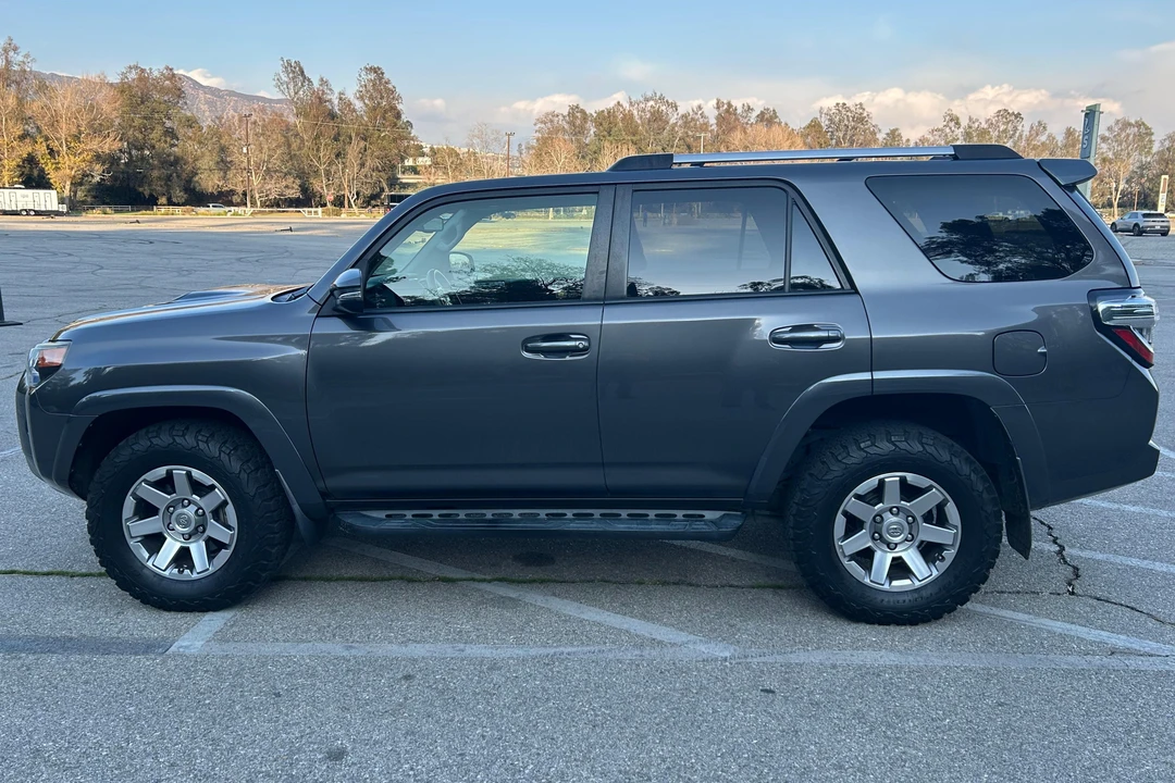 2014 Toyota 4Runner 5th Gen - Image 3 of 31