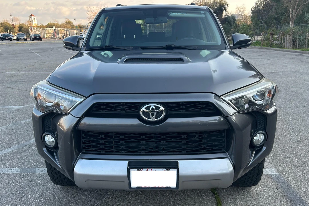 2014 Toyota 4Runner 5th Gen - Image 2 of 31
