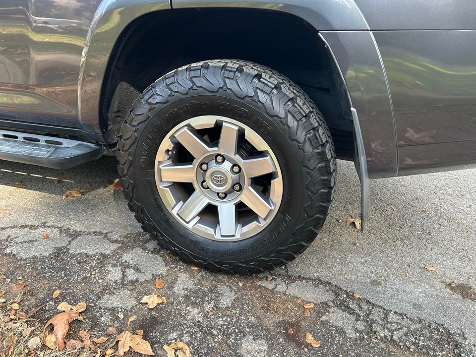 2014 Toyota 4Runner 5th Gen - Image 26 of 31