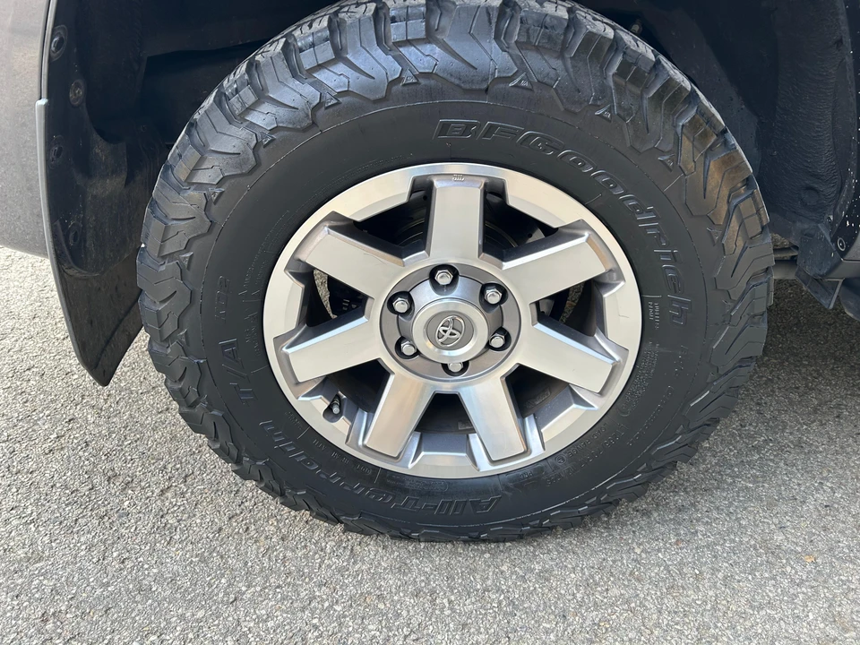 2014 Toyota 4Runner 5th Gen - Image 27 of 31