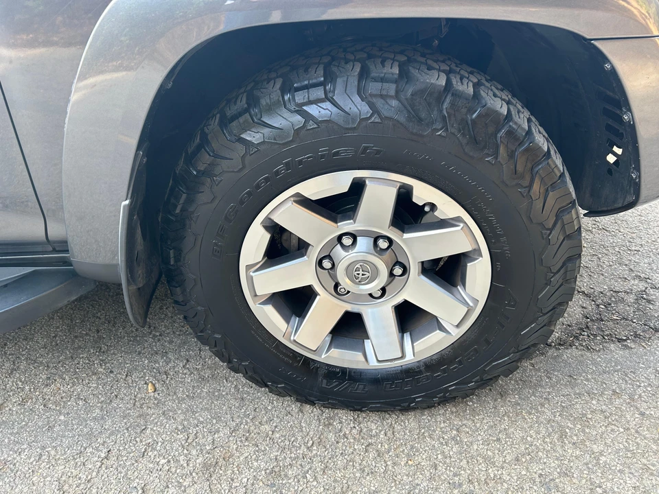 2014 Toyota 4Runner 5th Gen - Image 28 of 31