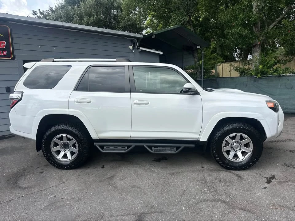 2014 Toyota 4Runner 5th Gen - Image 5 of 17