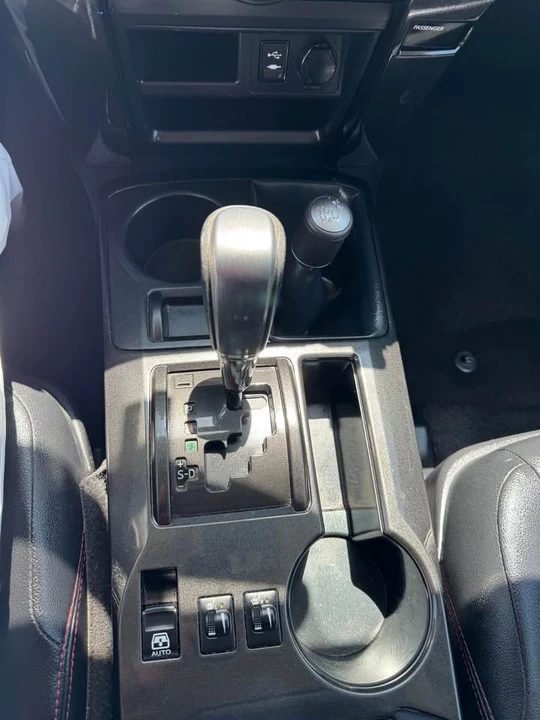 2014 Toyota 4Runner 5th Gen - Image 6 of 16