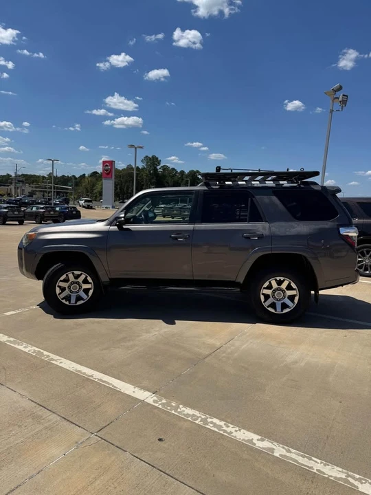 2014 Toyota 4Runner 5th Gen - Image 4 of 16