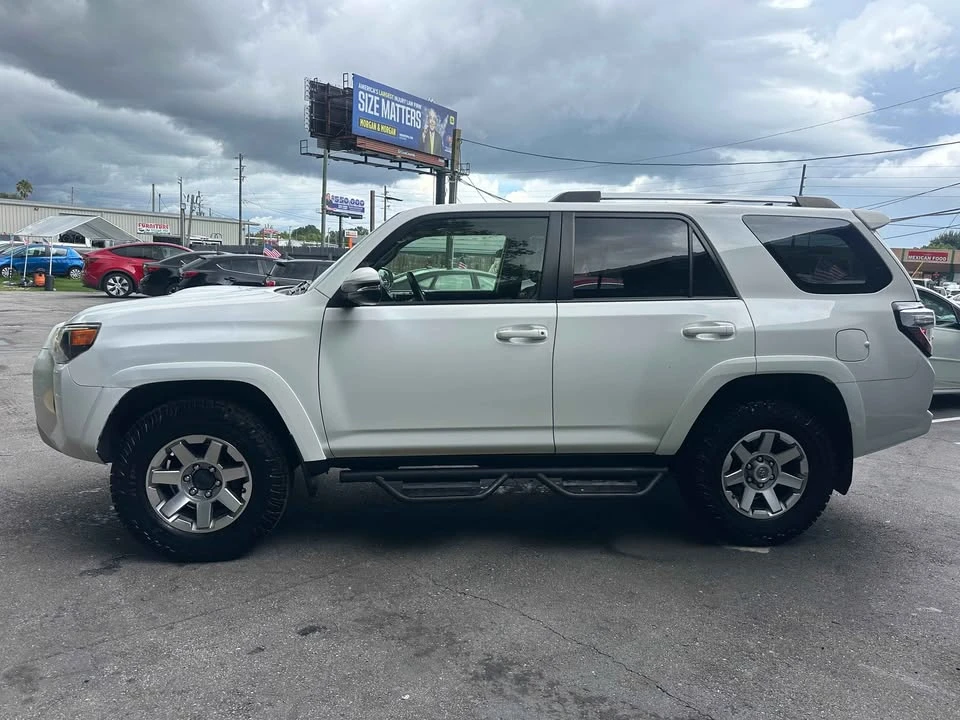 2014 Toyota 4Runner 5th Gen - Image 5 of 17