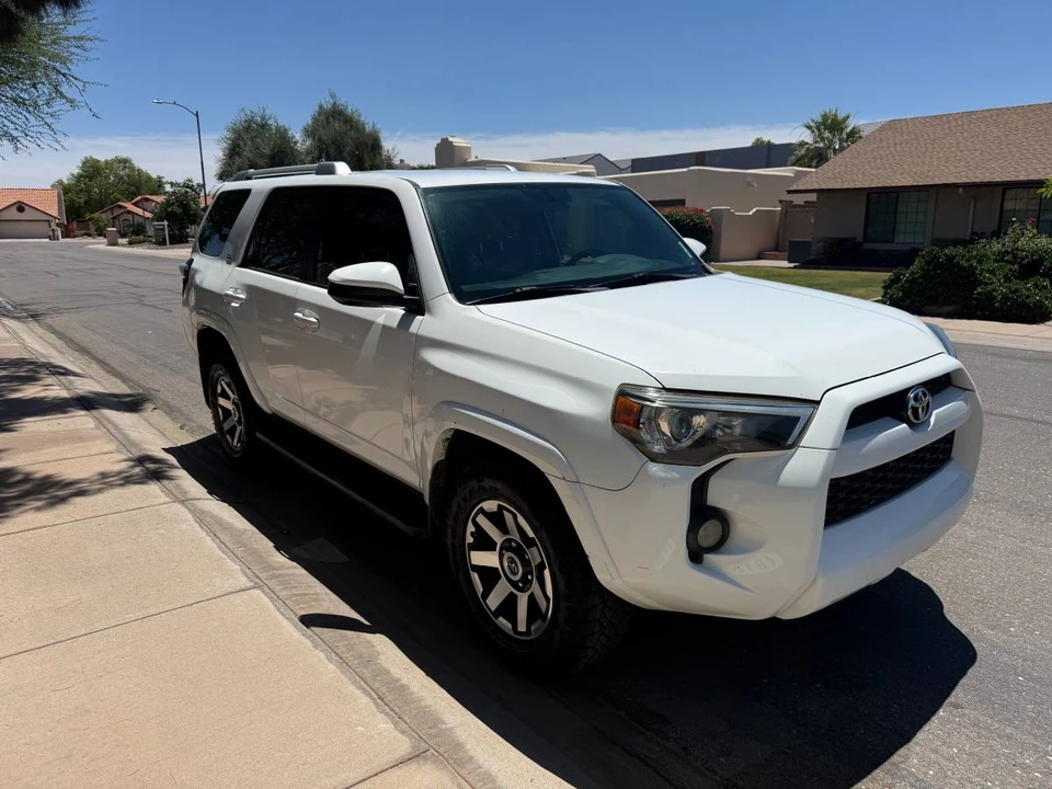 2014 Toyota 4Runner 5th Gen - Image 5 of 11