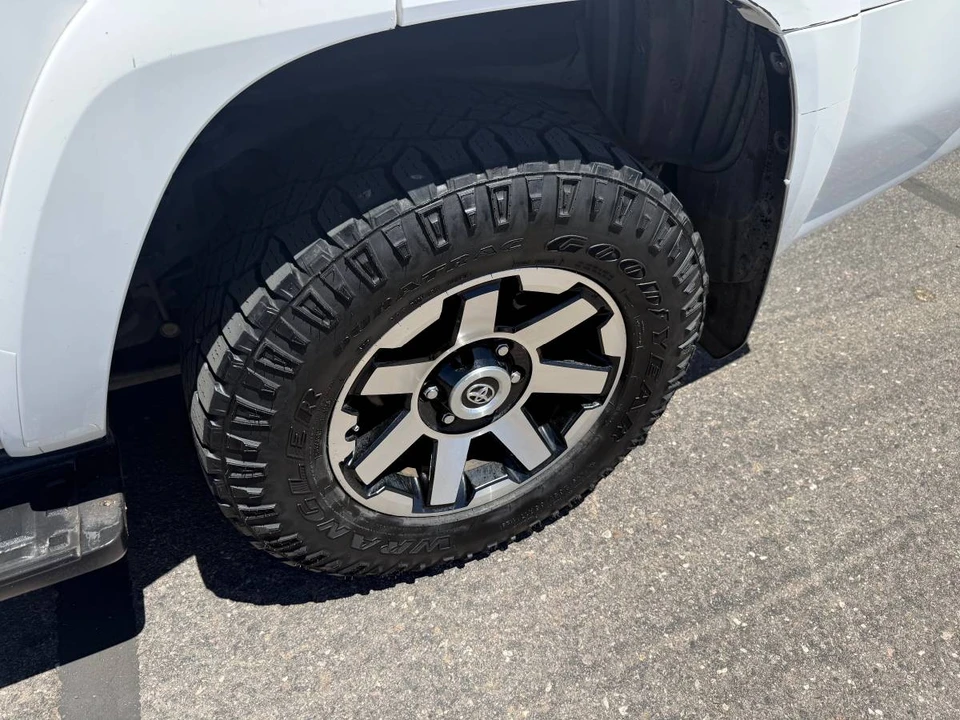 2014 Toyota 4Runner 5th Gen - Image 6 of 11