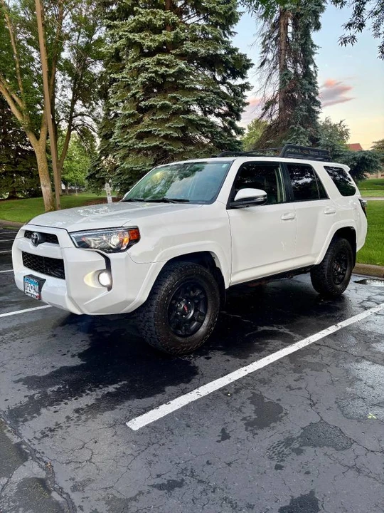 2014 Toyota 4Runner 5th Gen - Image 15 of 17