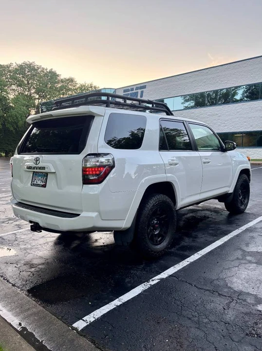 2014 Toyota 4Runner 5th Gen - Image 5 of 17