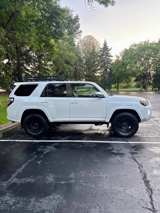 2014 Toyota 4Runner 5th Gen - Image 6 of 17