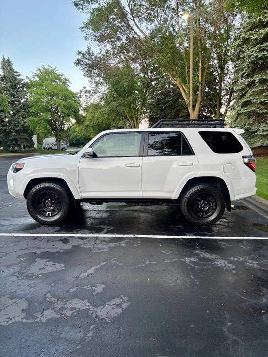 2014 Toyota 4Runner 5th Gen - Image 3 of 17