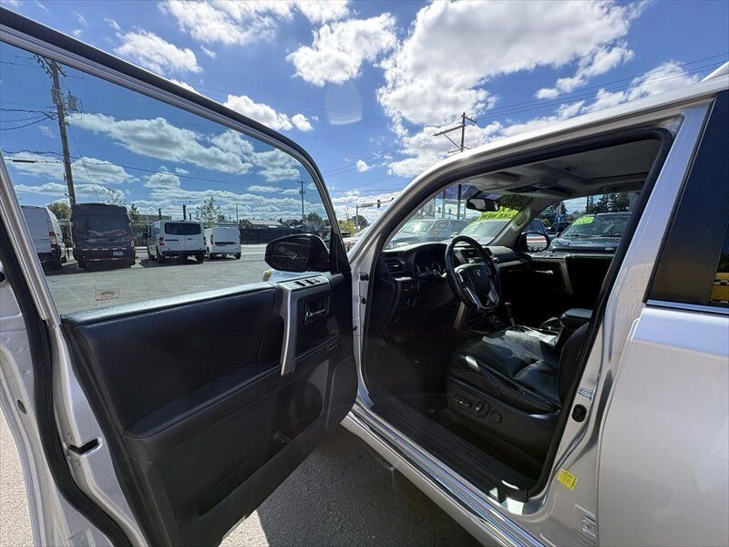2014 Toyota 4Runner 5th Gen - Image 10 of 17