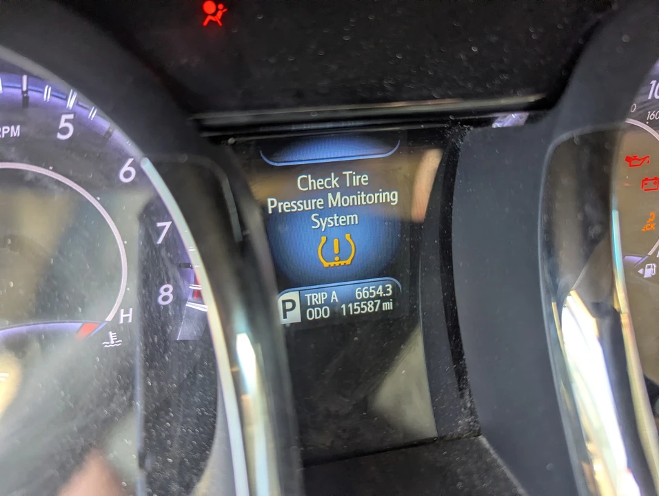 2014 Toyota Avalon 4th Gen - Image 8 of 10
