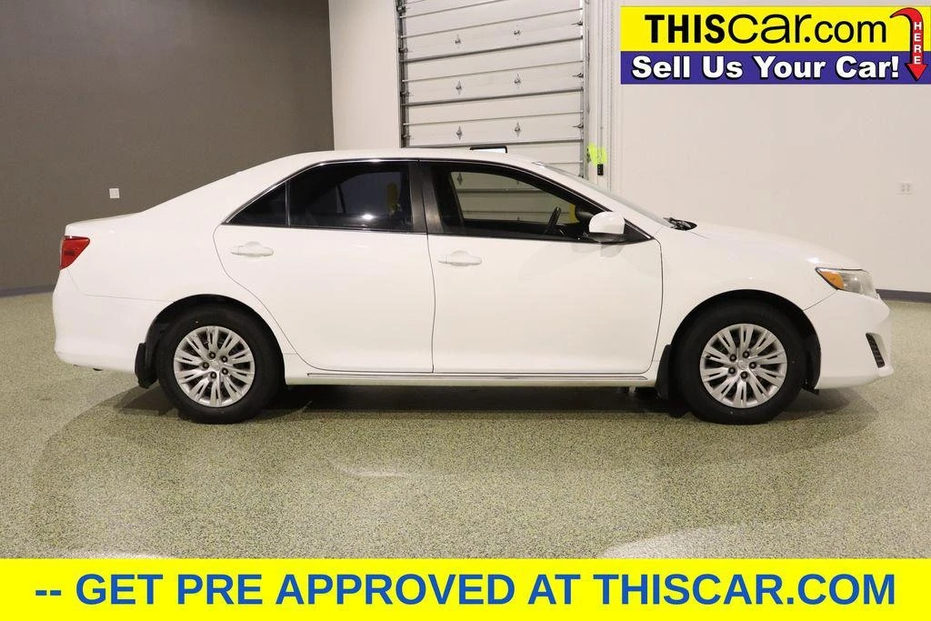 2014 Toyota Camry 7th Gen - Image 9 of 12