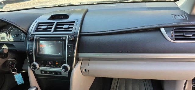 2014 Toyota Camry 7th Gen - Image 14 of 21