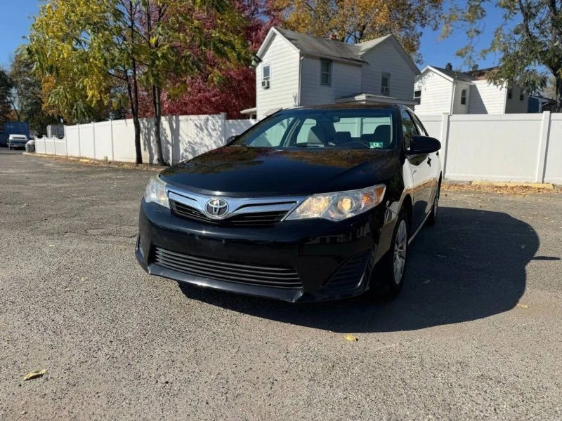 2014 Toyota Camry 7th Gen - Image 2 of 12
