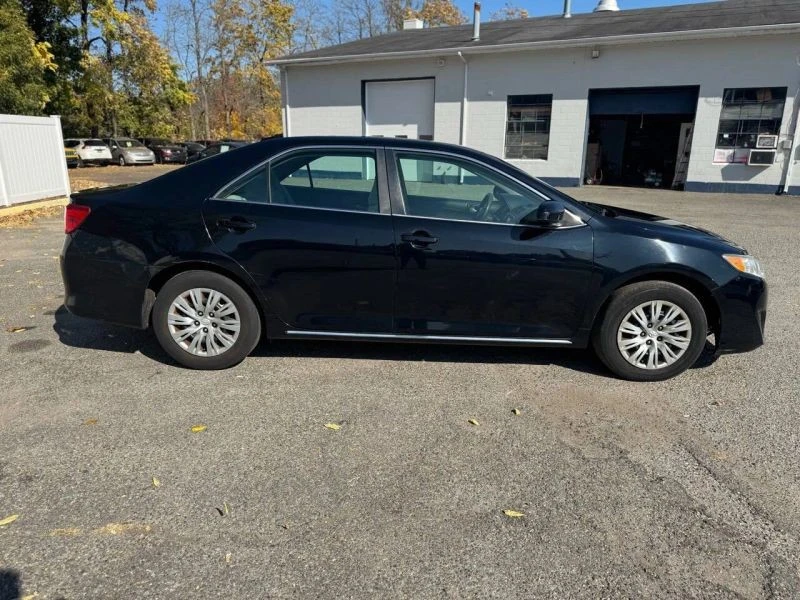 2014 Toyota Camry 7th Gen - Image 5 of 12