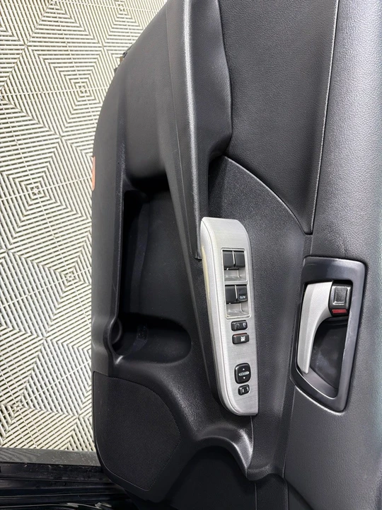 2014 Toyota Camry 7th Gen - Image 10 of 12