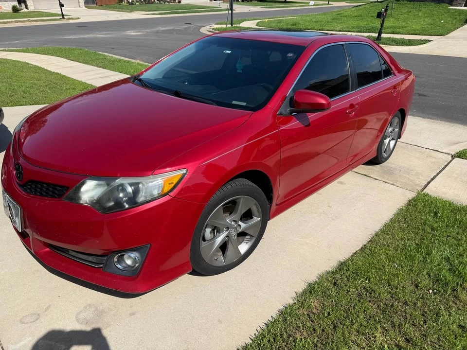 2014 Toyota Camry 7th Gen - Image 2 of 5