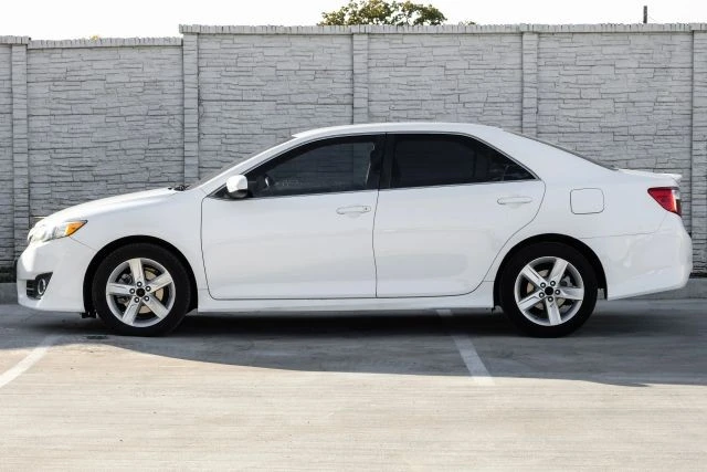 2014 Toyota Camry 7th Gen - Image 12 of 21