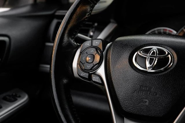 2014 Toyota Camry 7th Gen - Image 19 of 21